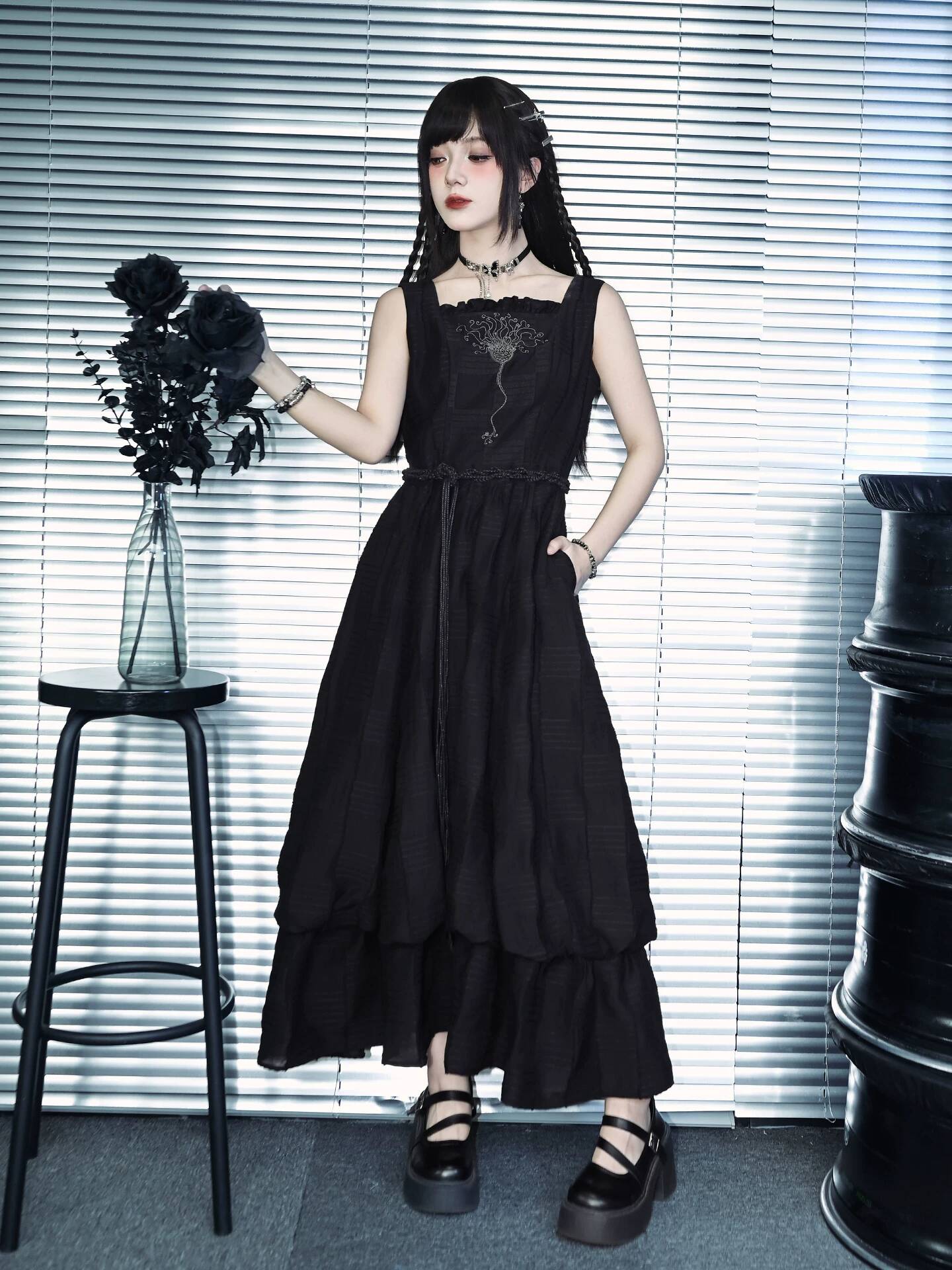 Nowa Sukienka z Haftem Krinoid – Embroidery Skirt recenzja i cena