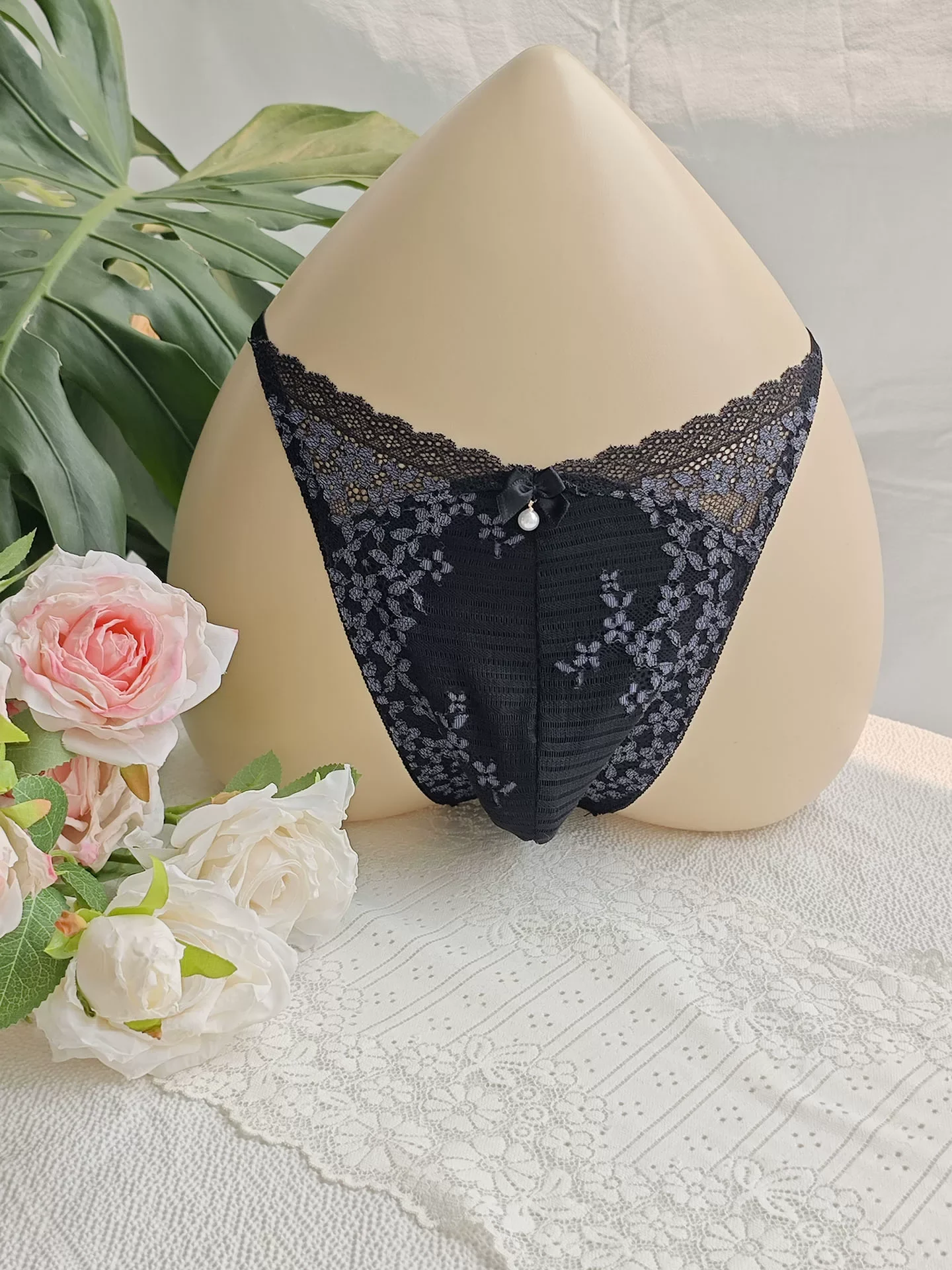 Czarne koronkowe męskie slipy  – Embroidery Garments recenzja i cena