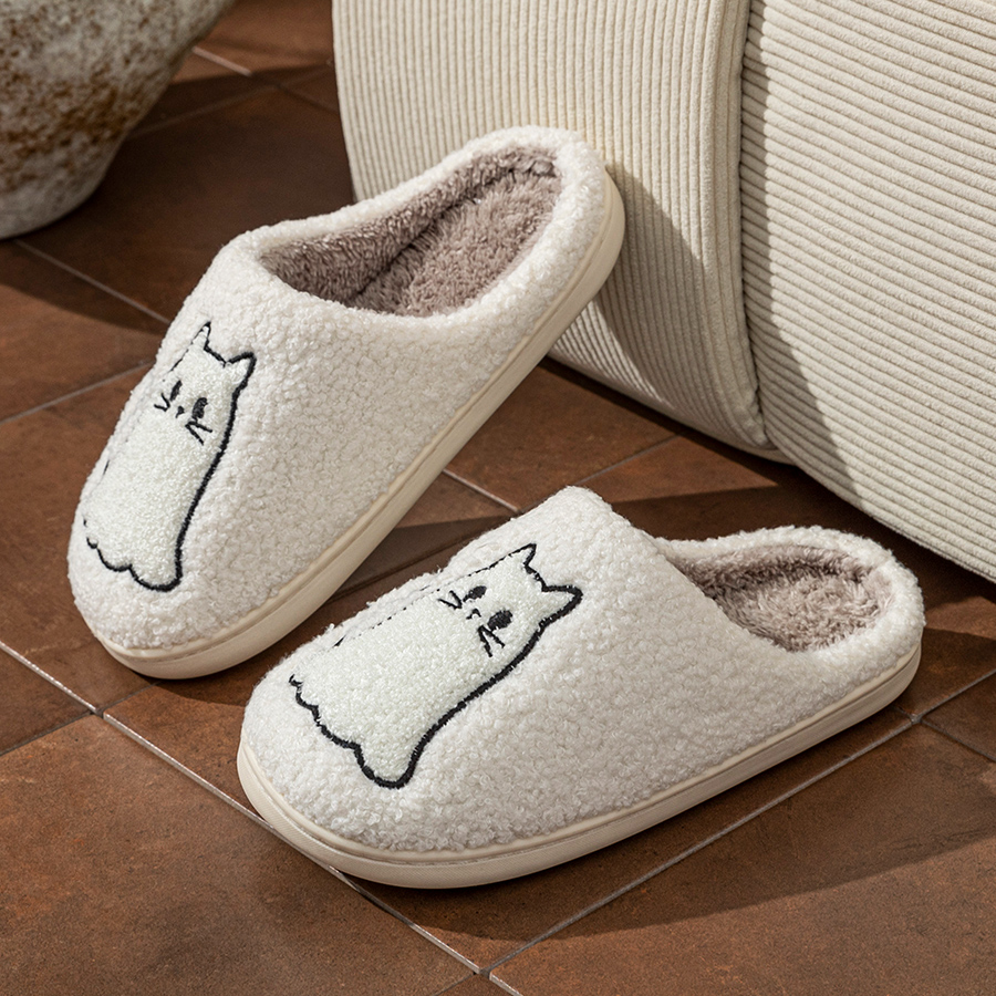 Urocze kapcie damskie z haftem – Embroidery Garments recenzja i cena